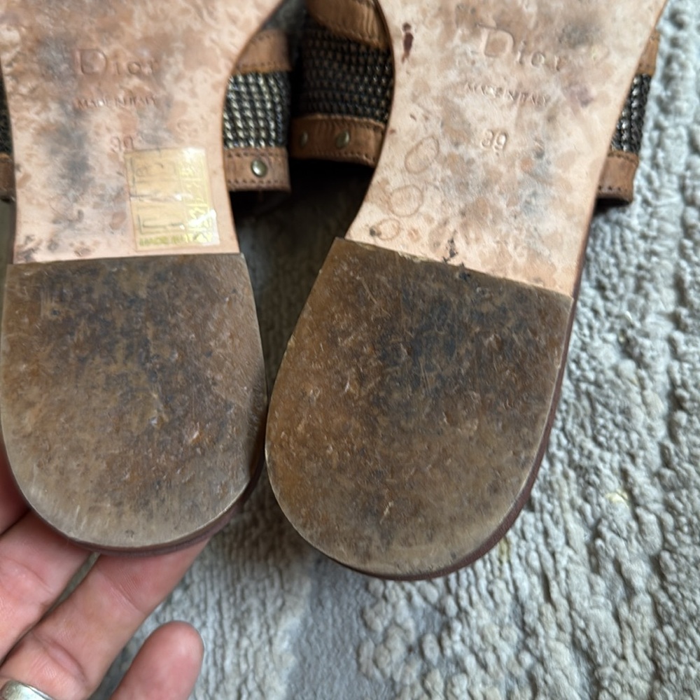 Christian Dior Size EU 39 us 8 Black Patent Leather VTG shield Slip On Sandals - Picture 8 of 10